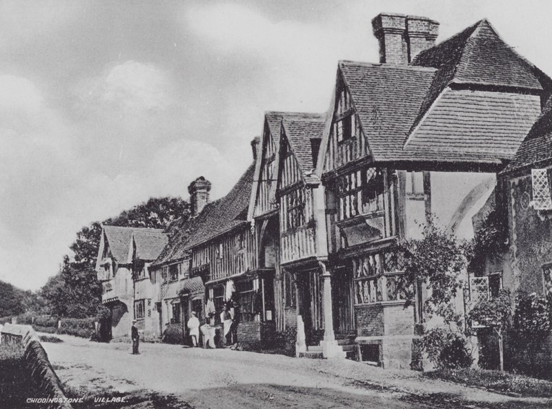 Chiddingstone Village (foto a p/b) de Charles Essenhigh Corke