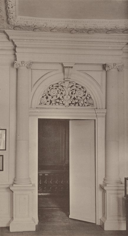 Uma porta em Ashburnham House, Westminster de Charles Latham