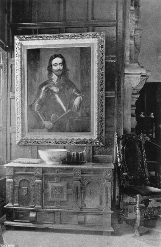 Um recesso no corredor de Charles Latham