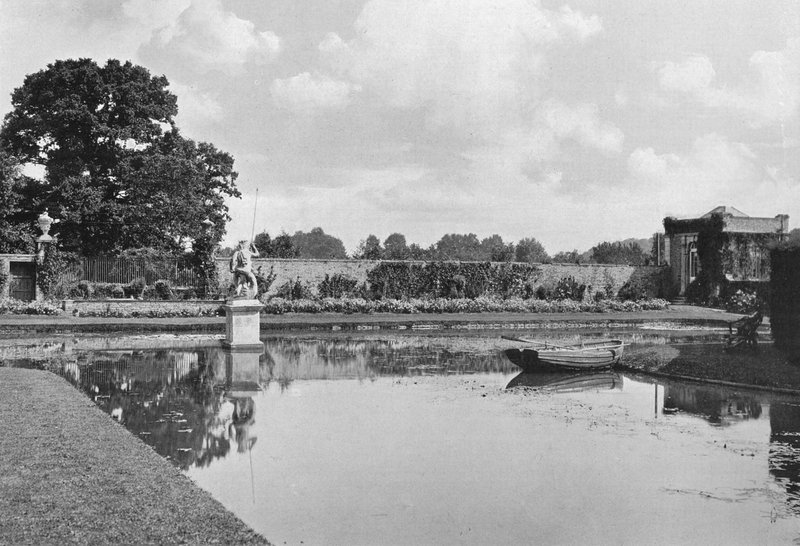 Em Westbury: Um Clairvoyee e o Pavilhão Menor de Charles Latham