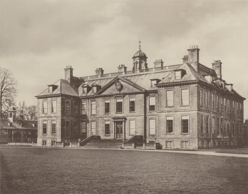 Belton House, Grantham, a frente de entrada de Charles Latham