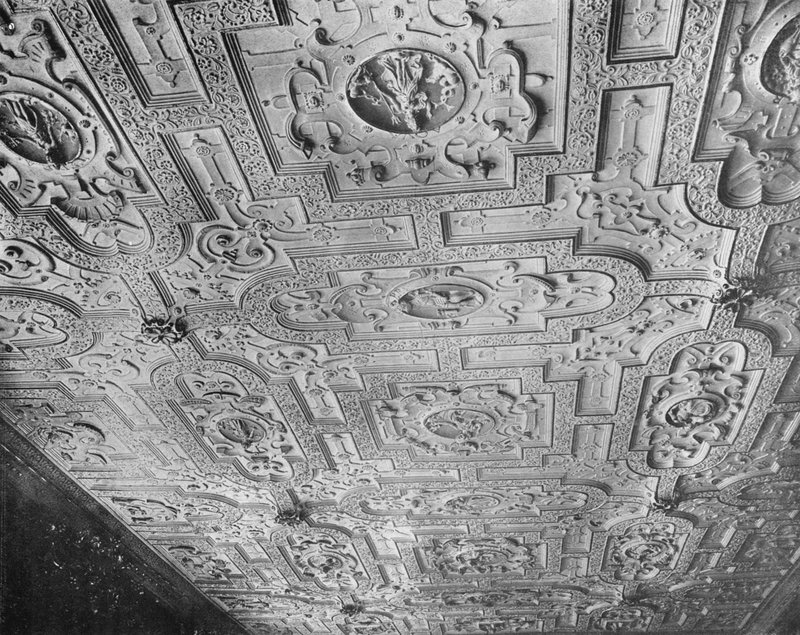 Boston House: The Drawing-Room Ceiling, Data 1623 (foto a p/b) de Charles Latham