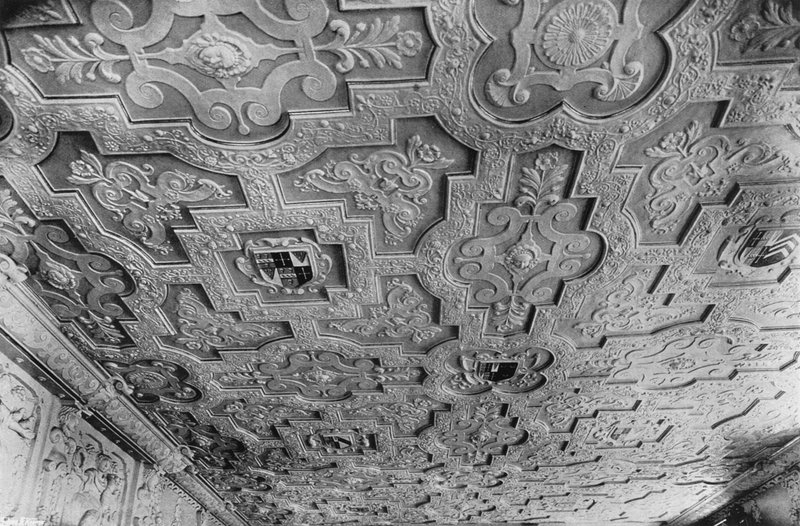 Tecto da Sala de Jantar (foto a p/b) de Charles Latham