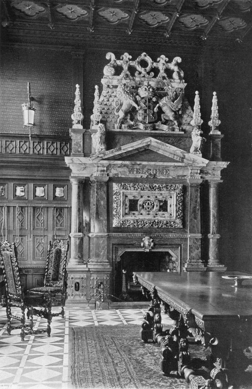 Chaminé na sala de recepção de Charles Latham