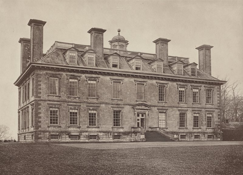 Coleshill, Berkshire, a frente de entrada de Charles Latham