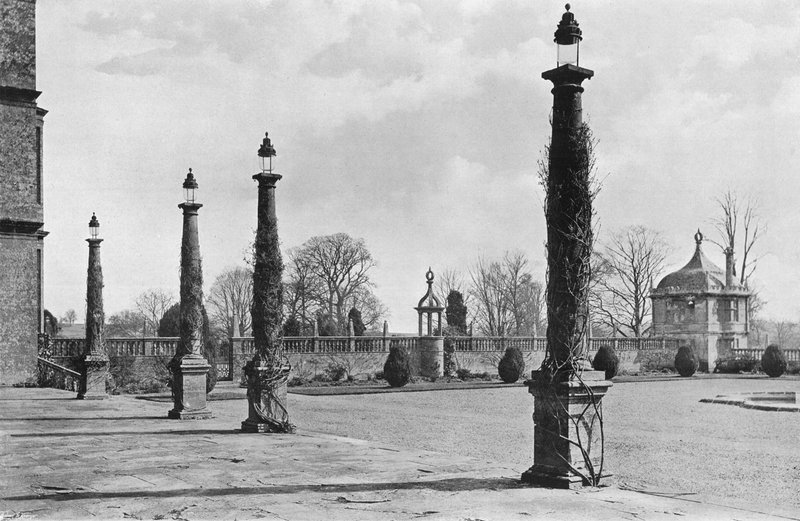 Forecourt oriental de Charles Latham