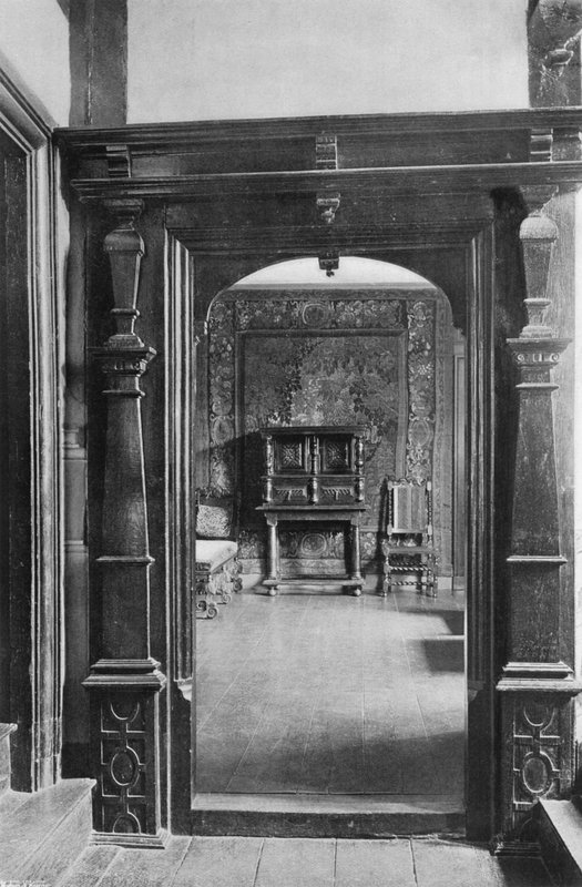Entrada para a sala de tapeçaria de Charles Latham