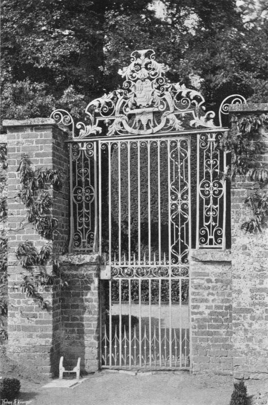 Portões da Horta de Charles Latham