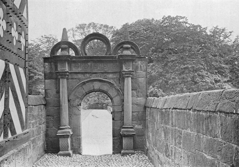 Porta de entrada para o jardim de Charles Latham