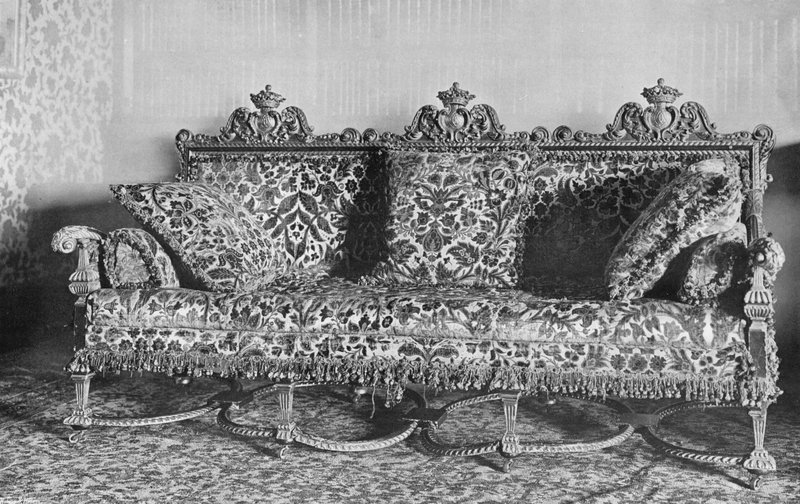 Grande Canapé do Período de Guilherme e Maria de Charles Latham