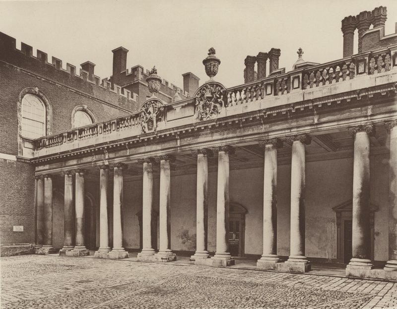 Hampton Court Palace, Colunata para Kings Entrance de Charles Latham