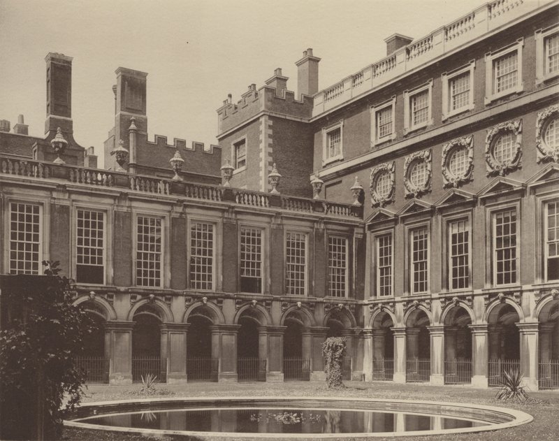 Palácio de Hampton Court, a Fountain Court de Charles Latham