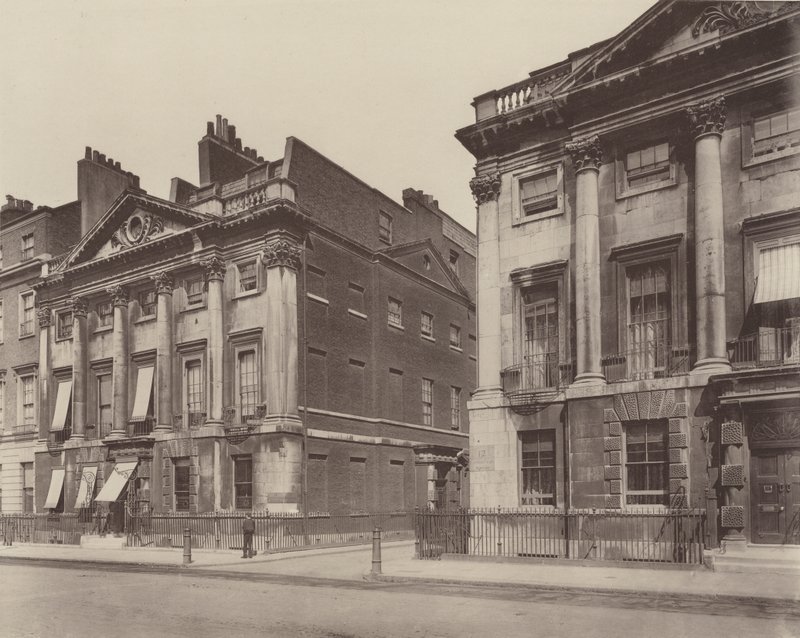 Casa em Cavendish Square, West de Charles Latham