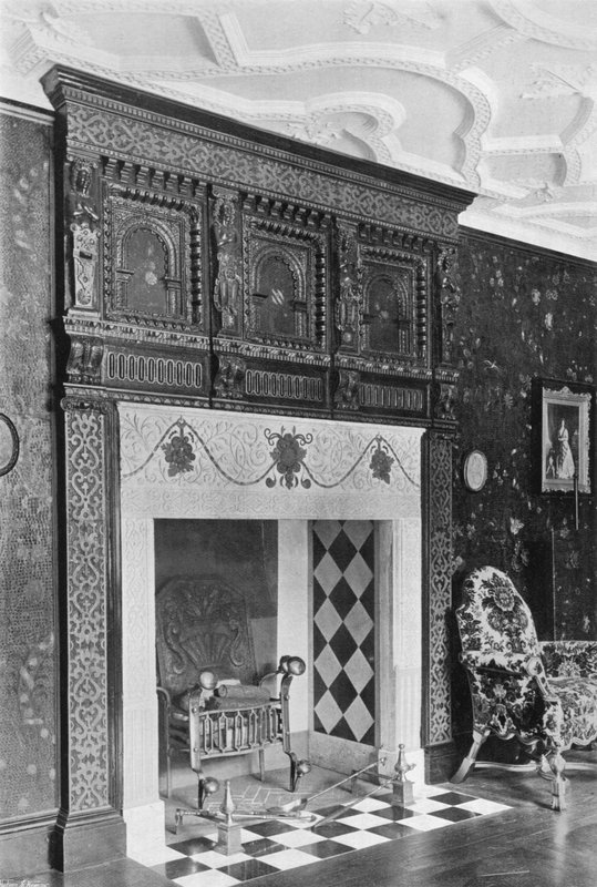 Na pequena sala de desenho de Charles Latham