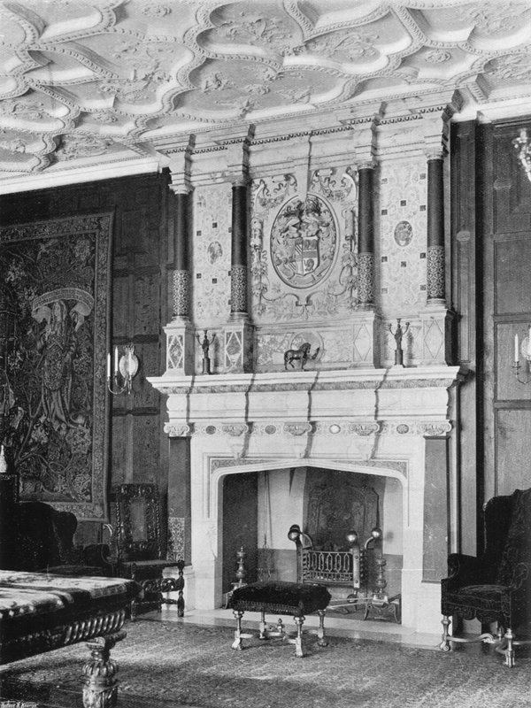 Na sala de desenho de Charles Latham