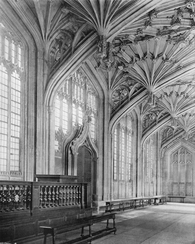 Na velha escola da divindade, Oxford de Charles Latham