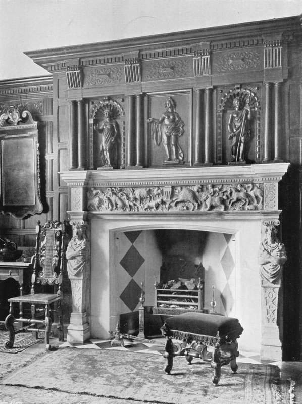 Na sala rosa de Charles Latham