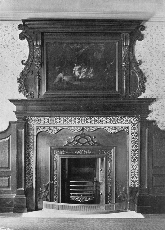 Na sala da escada de Charles Latham