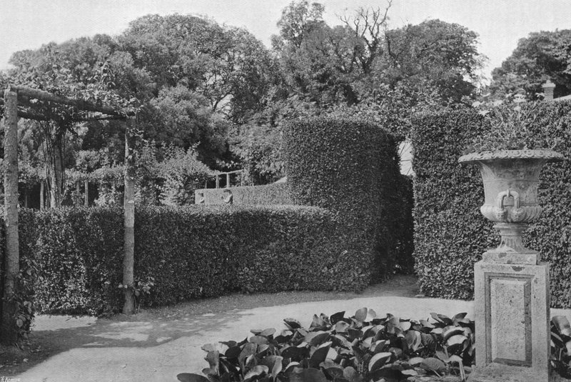 Perto do Rosery de Charles Latham