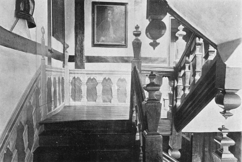 Na escadaria de Charles Latham