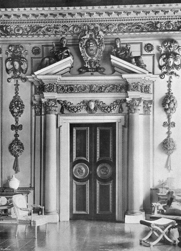 Porta Sul no Quarto Duplo Cubo de Charles Latham