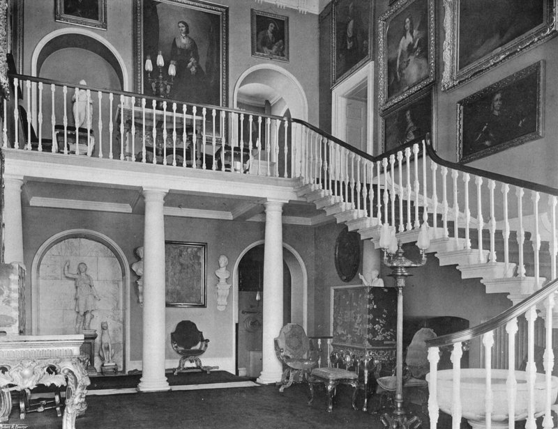 South Hall de Charles Latham