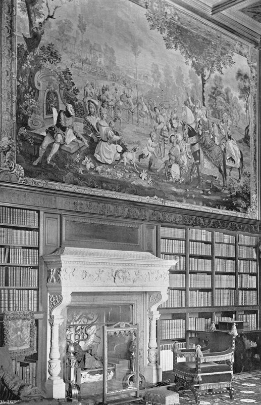 Tapeçaria na Biblioteca de Charles Latham