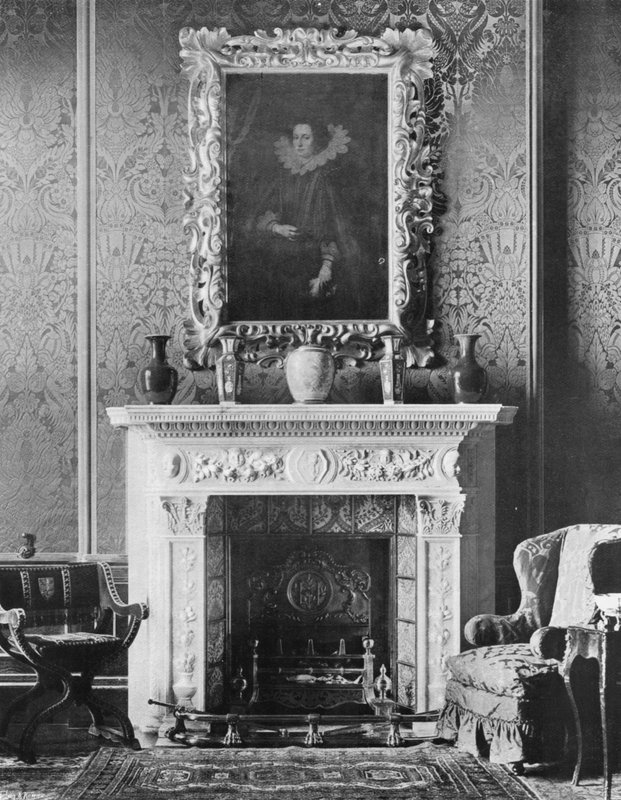 A biblioteca Ante de Charles Latham