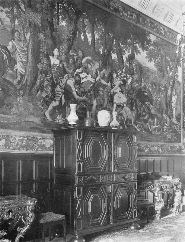 A tapeçaria de Atalanta no Hall de entrada de Charles Latham