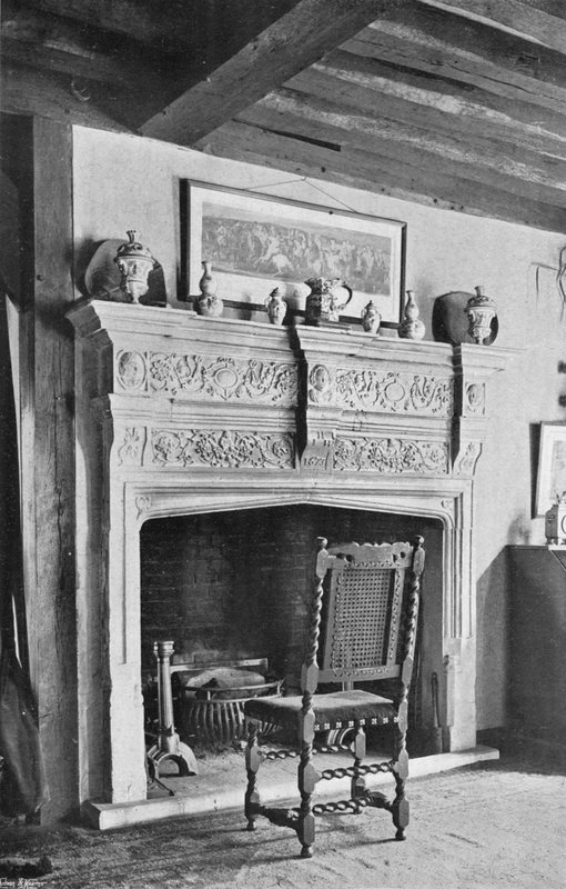 A peça de chaminé da sala de bilhar de Charles Latham