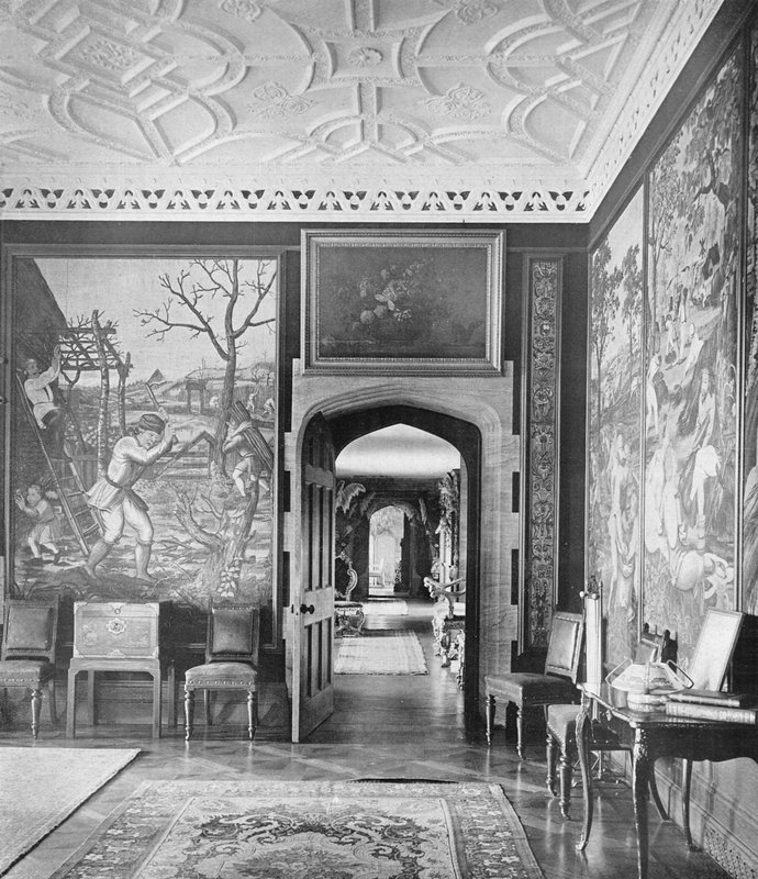 A sala de bilhar e corredor de Charles Latham