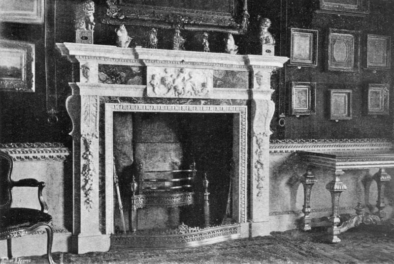A Chaminé-Pipa na Sala de Veludo (foto a p/b) de Charles Latham