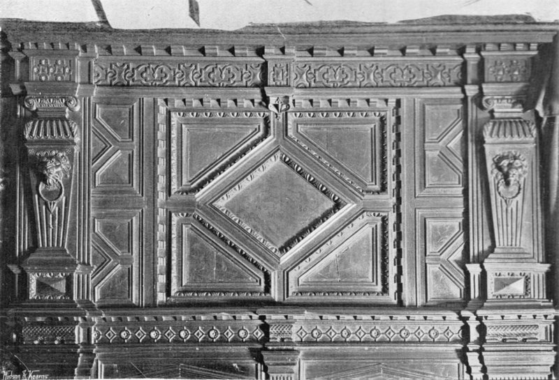 O pedaço de chaminé da sala de jantar de Charles Latham