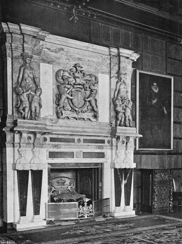O pedaço de chaminé da sala de jantar de Charles Latham