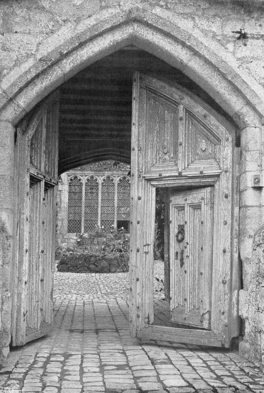 A entrada de Charles Latham