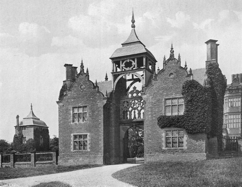 The Gate House de Charles Latham