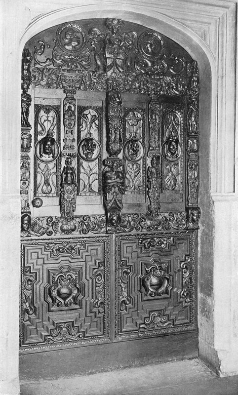 A porta do salão, início do século XVII de Charles Latham
