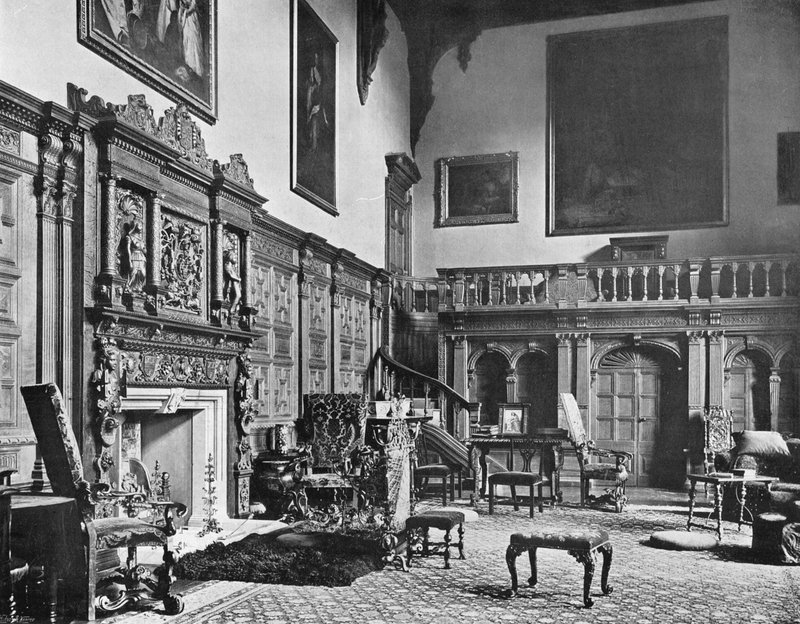 O Hall e a Galeria - East End de Charles Latham