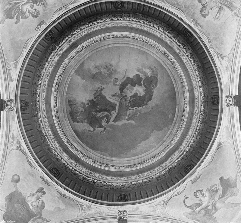 O interior da cúpula do salão de Charles Latham
