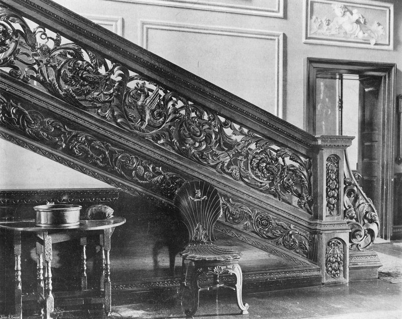 A escadaria inferior de Charles Latham