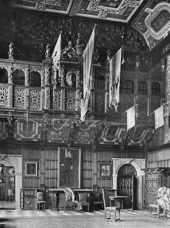 The Marble Hall, East End (foto a p/b) de Charles Latham