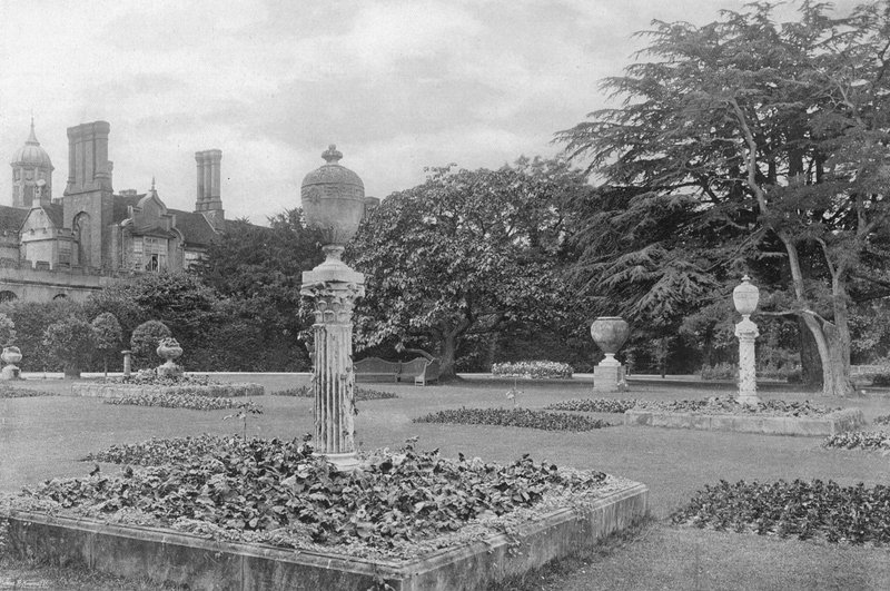 O gramado norte de Charles Latham