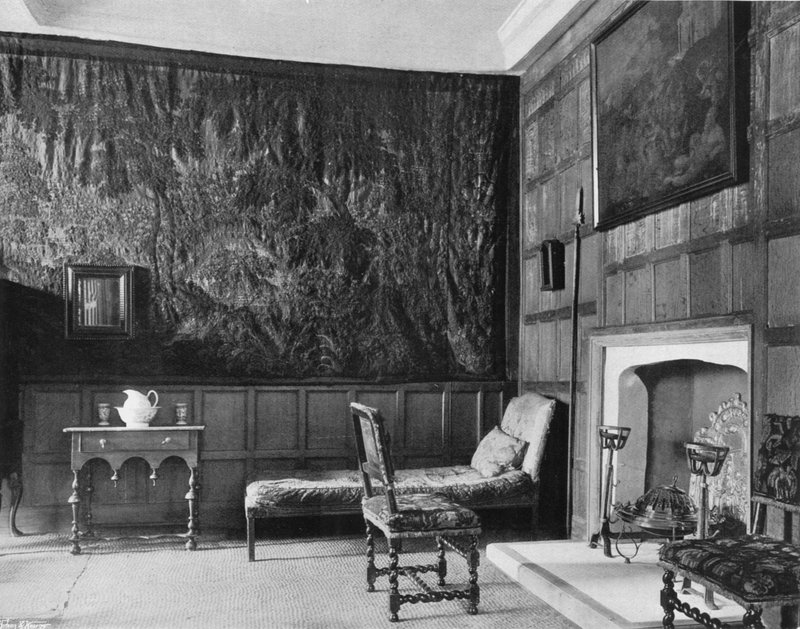 The Tapestry Dressing Chamber de Charles Latham