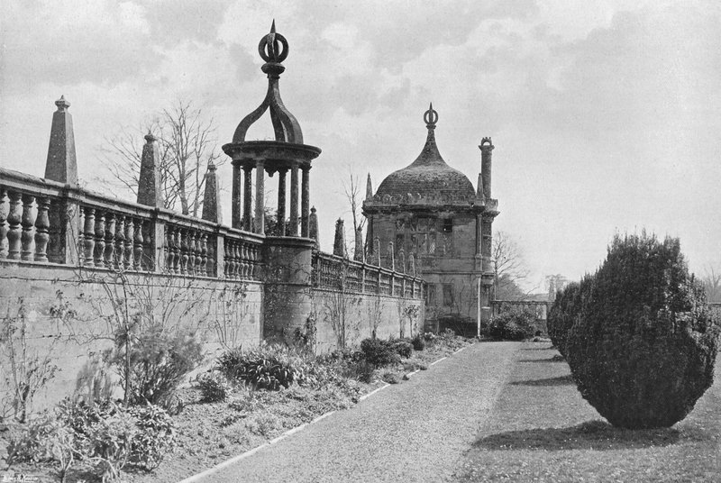 O templo e o pombal de Charles Latham