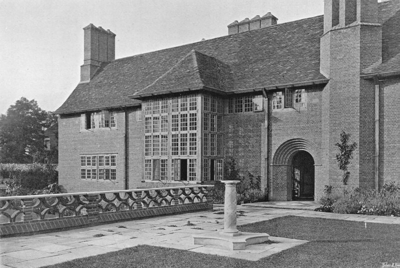 O terraço que domina os jardins de Charles Latham