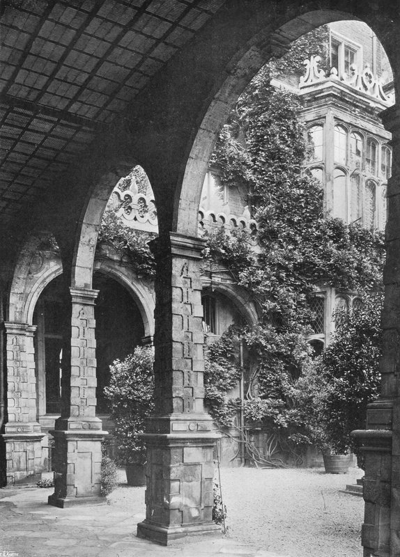 O claustro ocidental de Charles Latham