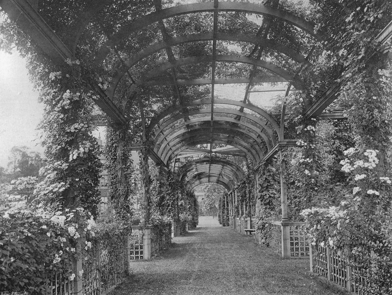 Sob o Norte Pergola de Charles Latham
