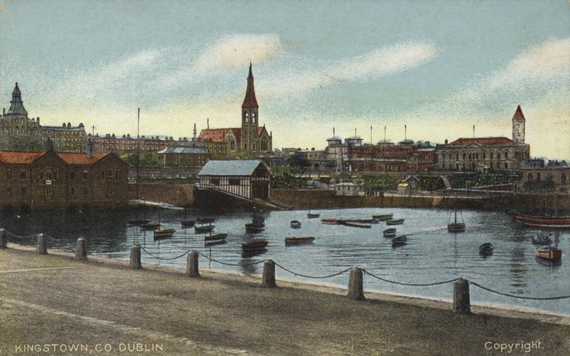 Dun Laoghaire Kingstown, Condado de Dublin, Irlanda foto colorida de Desire Chaineux