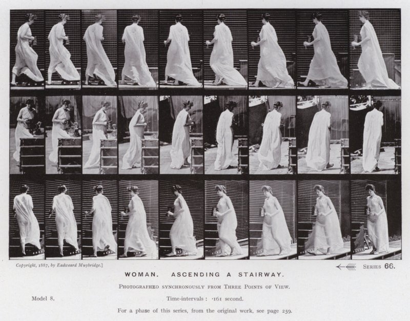 A Figura Humana em Movimento: Mulher, subindo uma escadaria (foto a p/b) de Eadweard Muybridge