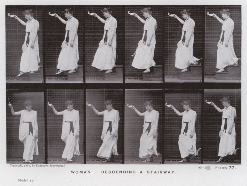 A Figura Humana em Movimento: Mulher, descendo uma escadaria (foto a p/b) de Eadweard Muybridge